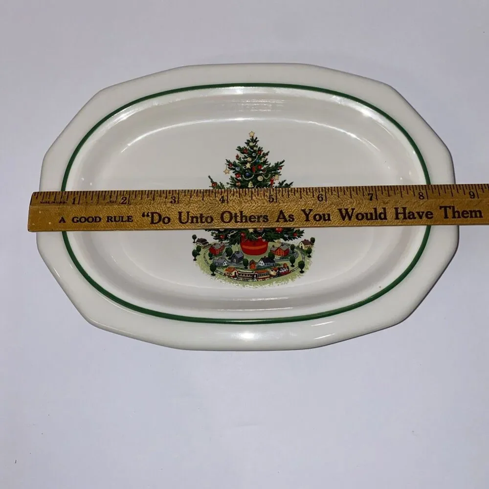 Pfaltzgraff Christmas Heritage Oval Dessert Decorative Plate 9”